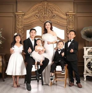 Meet your Posher, Sơn